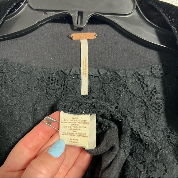 Free People Crop Tuxedo Blazer Jacket Black Lace Velvet Boho Grunge Goth Sz 4 - Picture 10 of 15